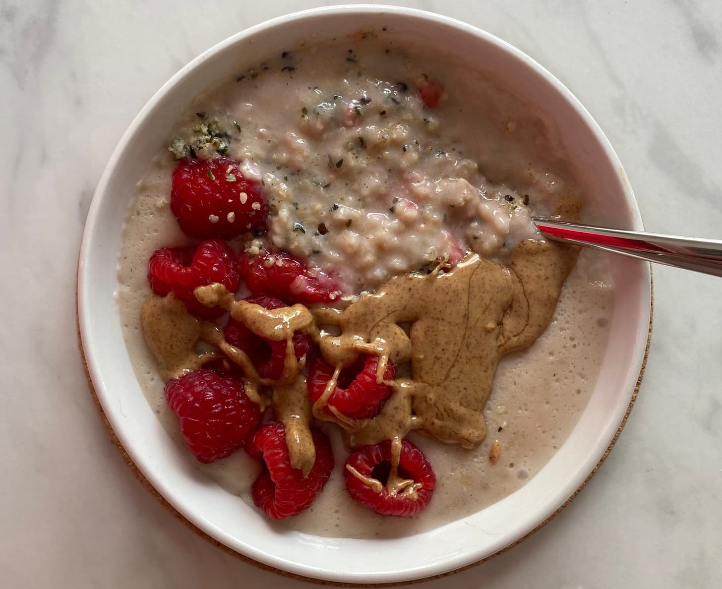 Raspberry and cinnamon porridge