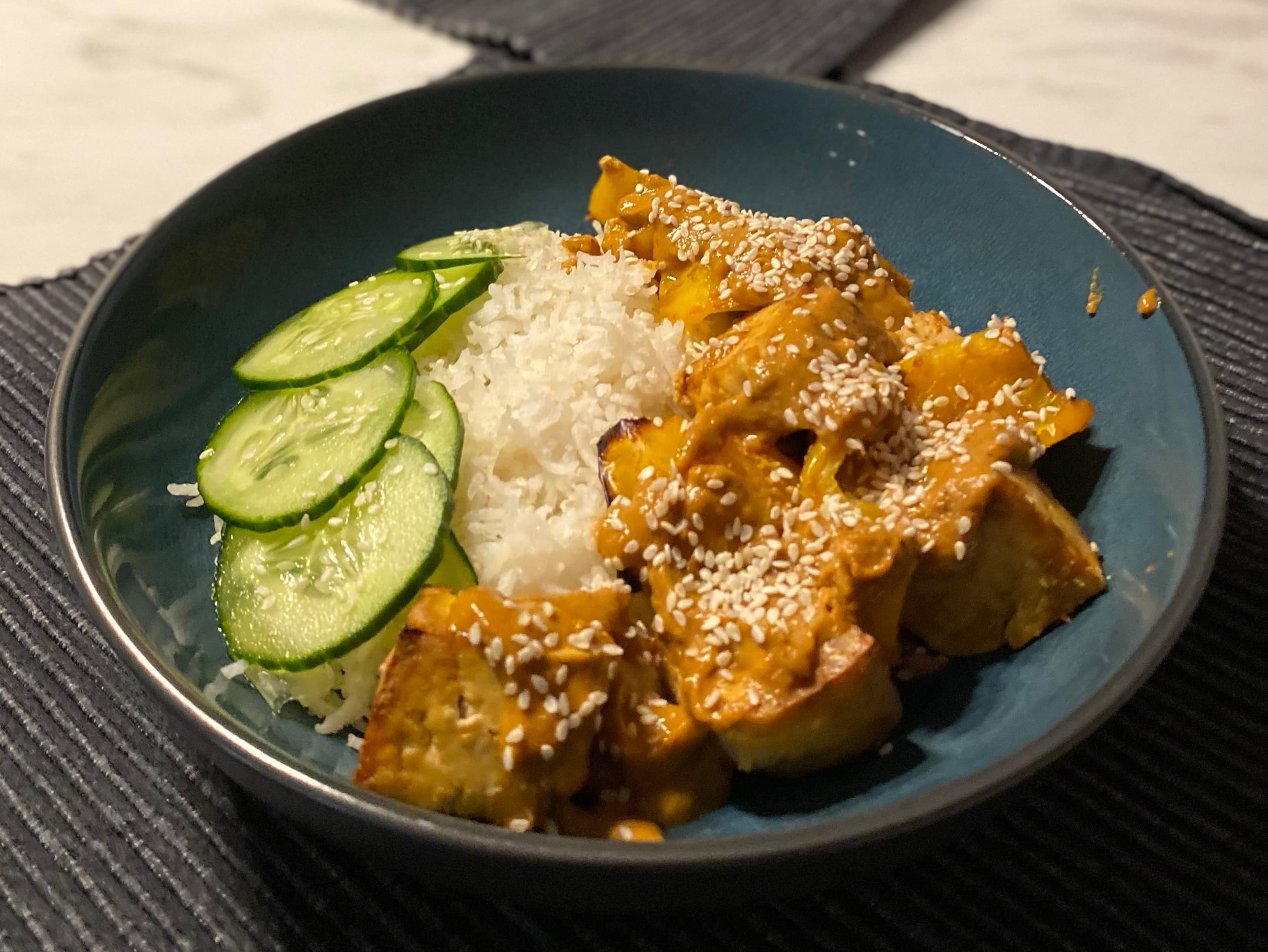 Tofu rice bowl with peanut sauce