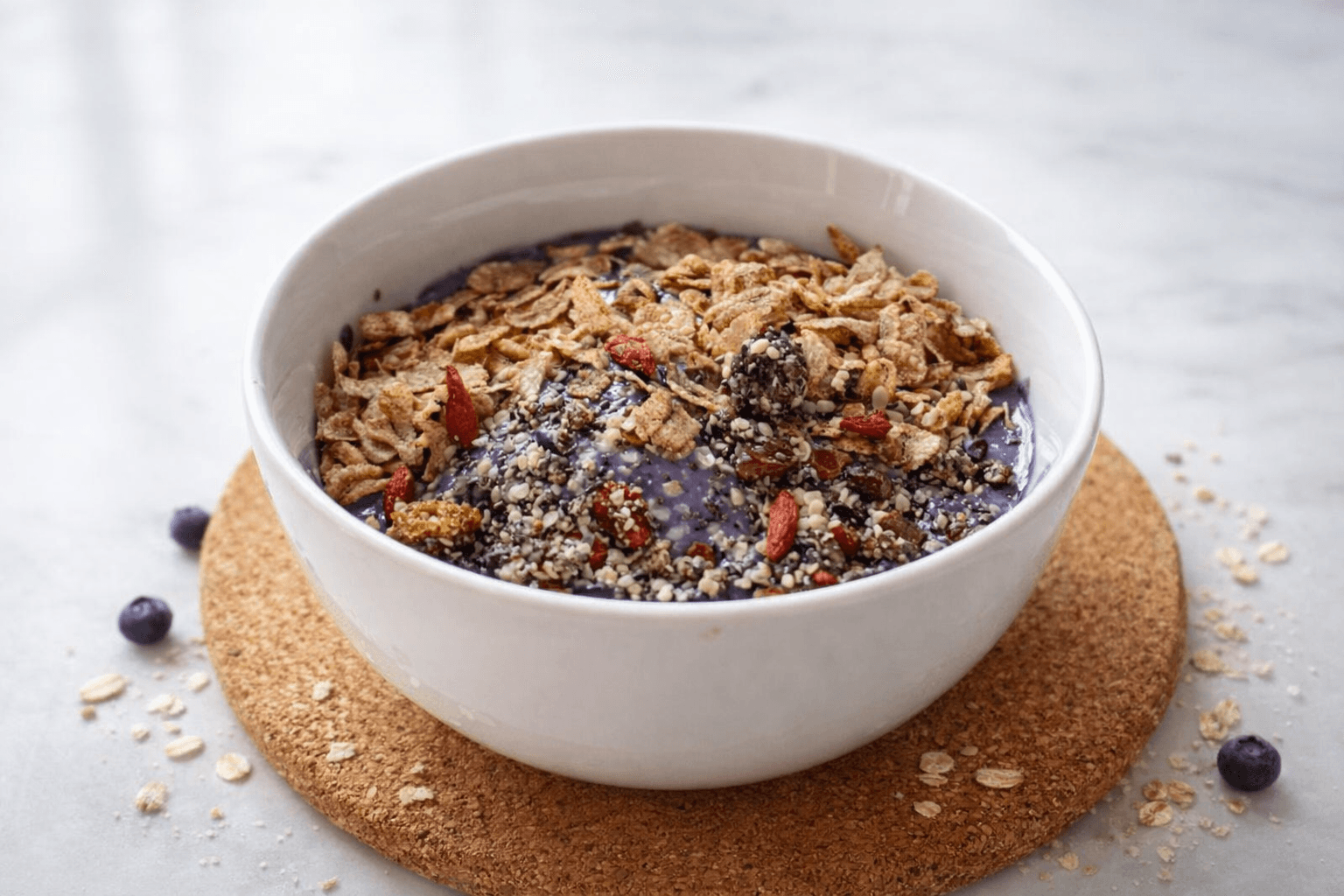 Blueberry crunch smoothie bowl