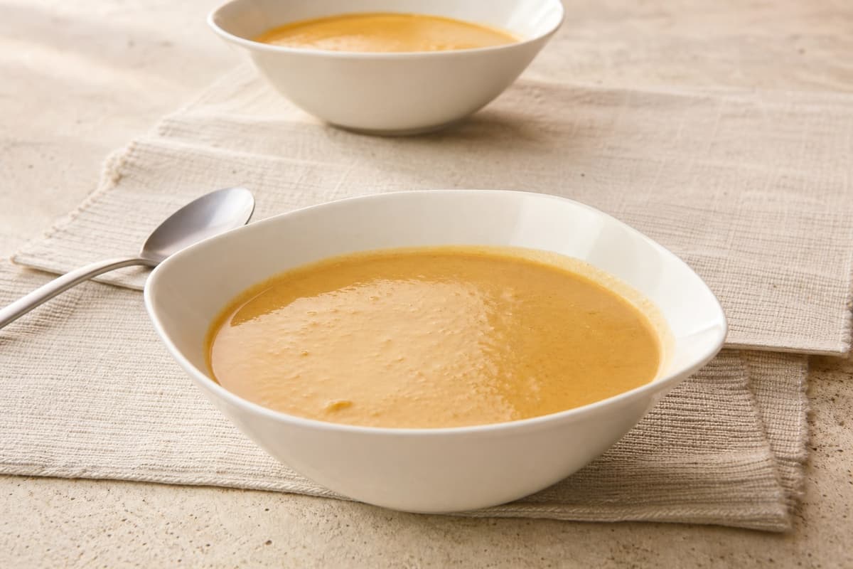 Spicy roasted parsnip soup