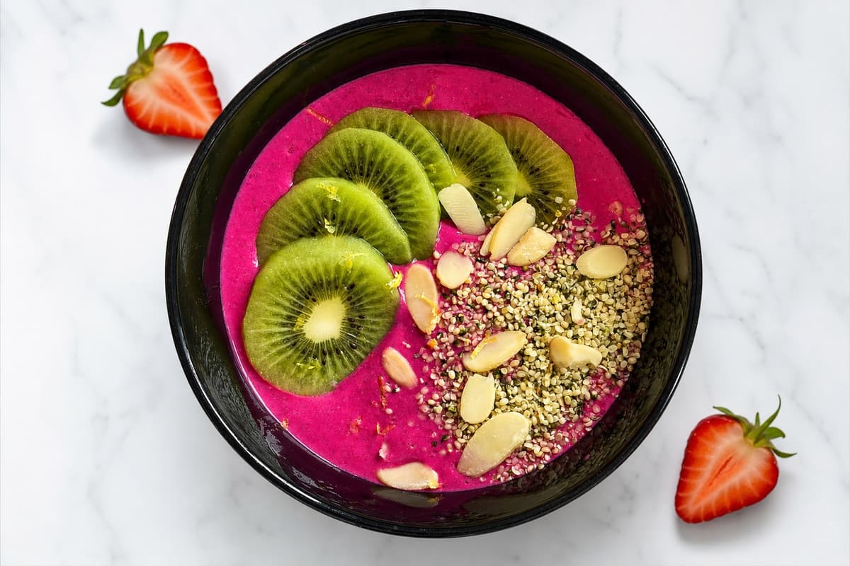 Strawberry super smoothie bowl