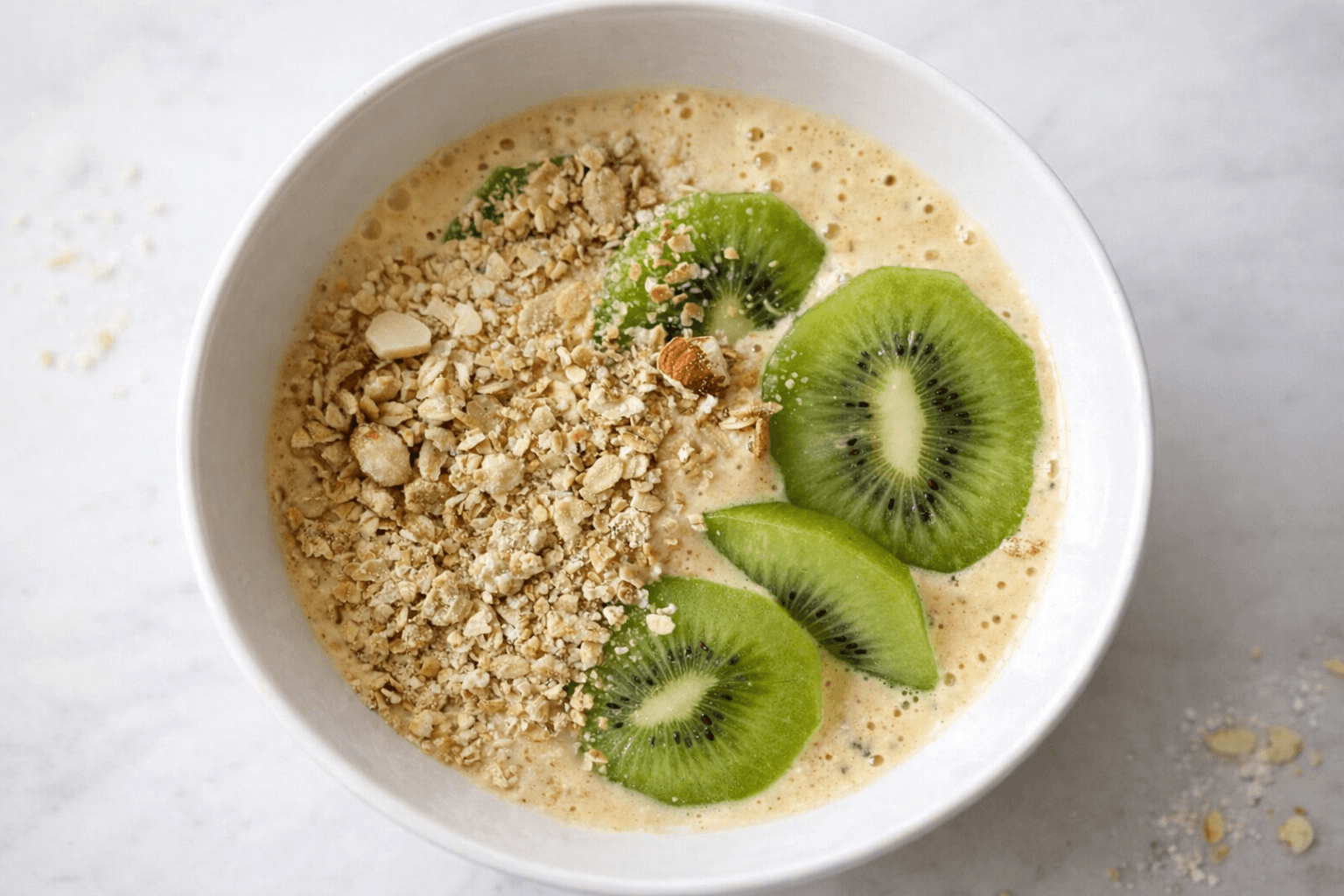 Tropical smoothie bowl