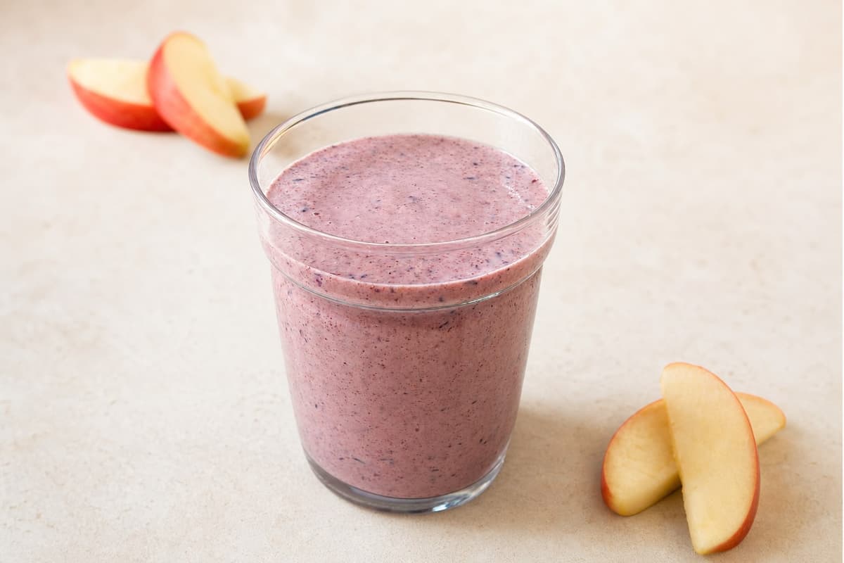 Apple and blackcurrant smoothie