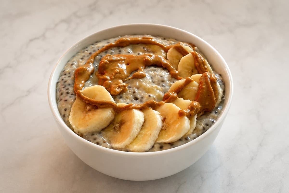 Banana and peanut butter porridge