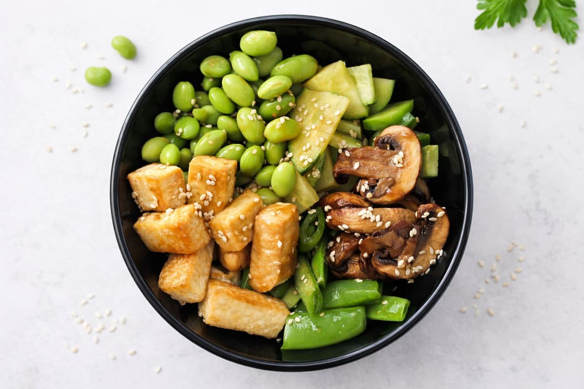 Sesame tofu and mushroom salad bowl